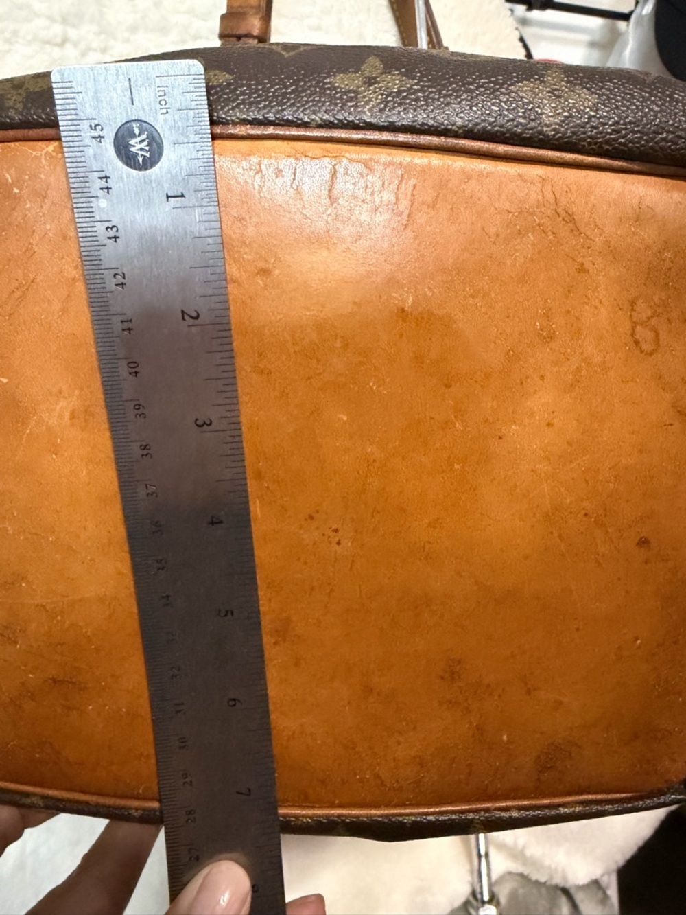 Louis Vuitton Monogram Canvas Bucket Shoulder Bag in Brown and Tan - Picture 16 of 16